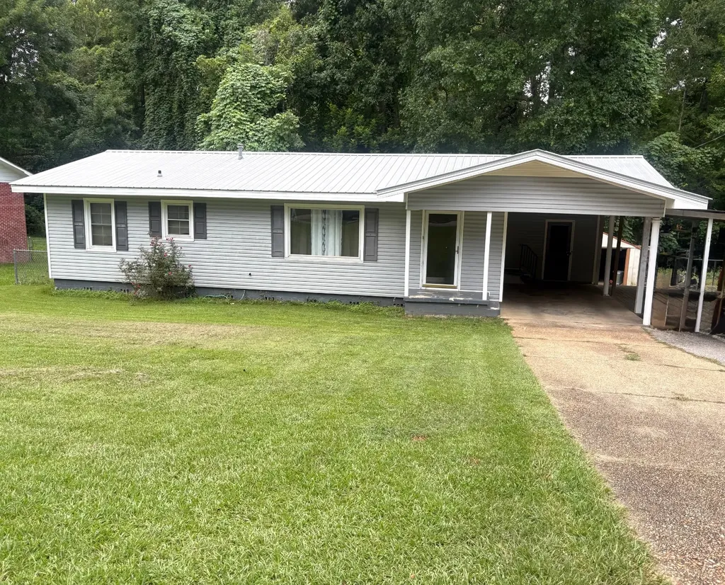 611 Maureen Lane Butler AL 36904