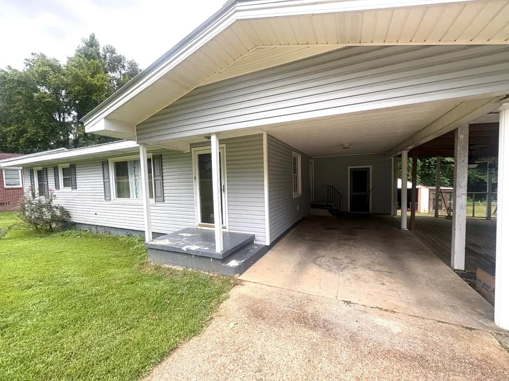 611 Maureen Lane Butler AL 36904