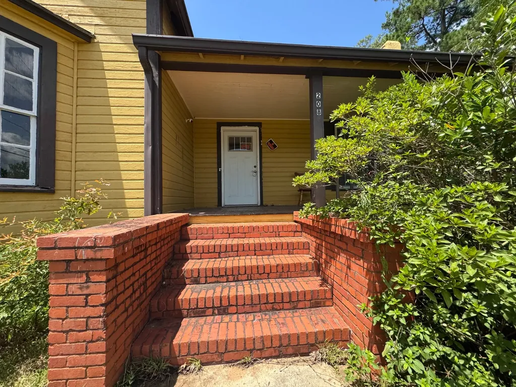 208 West Mill Street Georgiana AL 36033