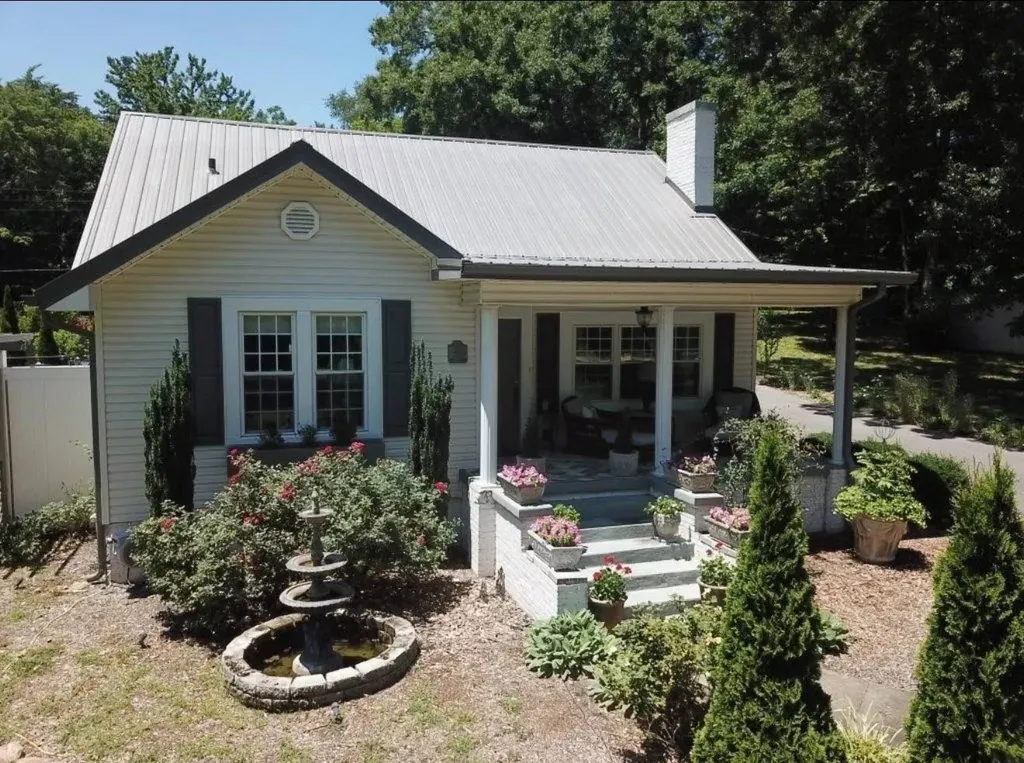 2104 Gault S Avenue Fort Payne AL 35967