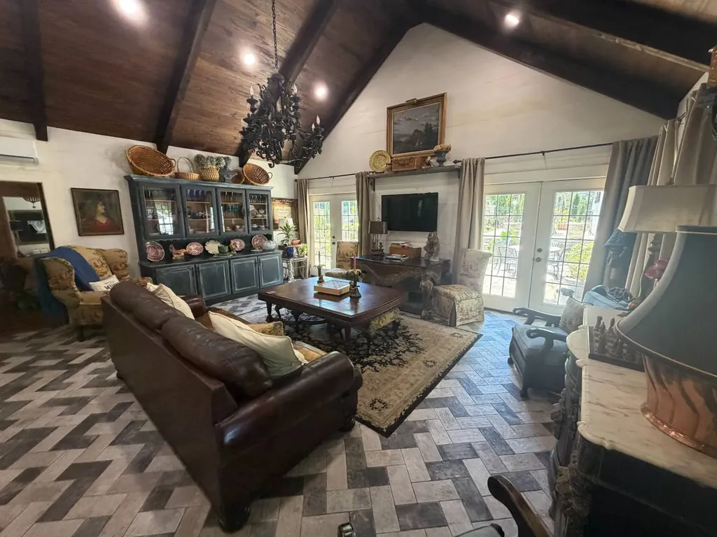 2104 Gault S Avenue Fort Payne AL 35967