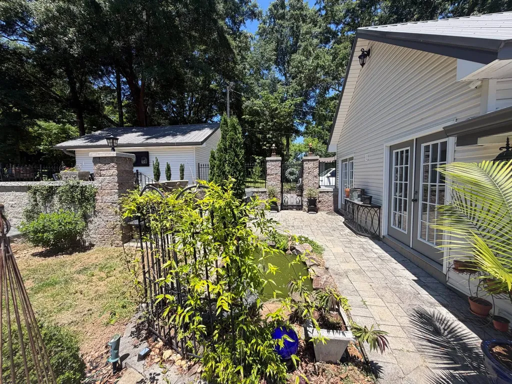 2104 Gault S Avenue Fort Payne AL 35967