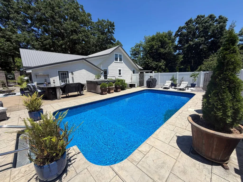 2104 Gault S Avenue Fort Payne AL 35967