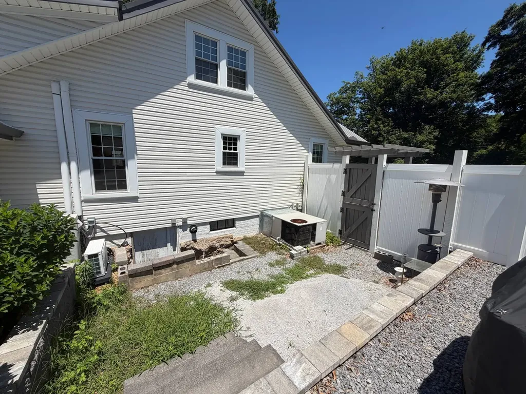 2104 Gault S Avenue Fort Payne AL 35967