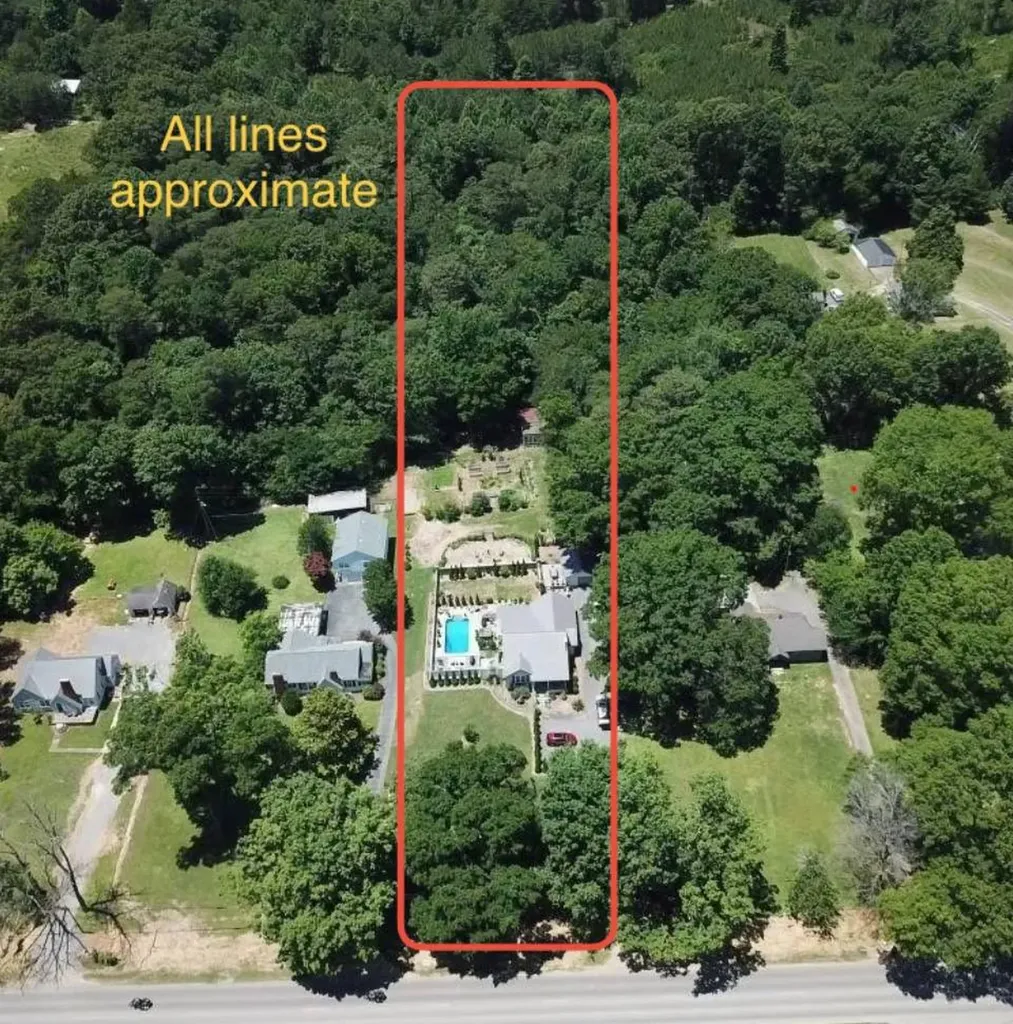 2104 Gault S Avenue Fort Payne AL 35967