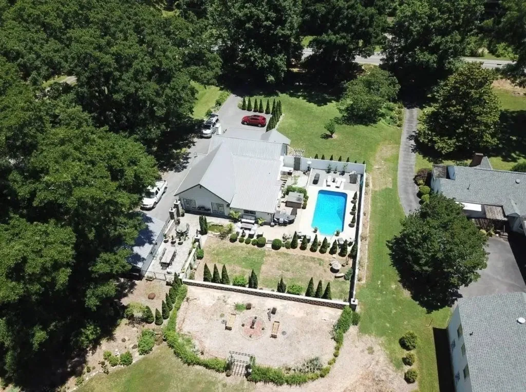 2104 Gault S Avenue Fort Payne AL 35967
