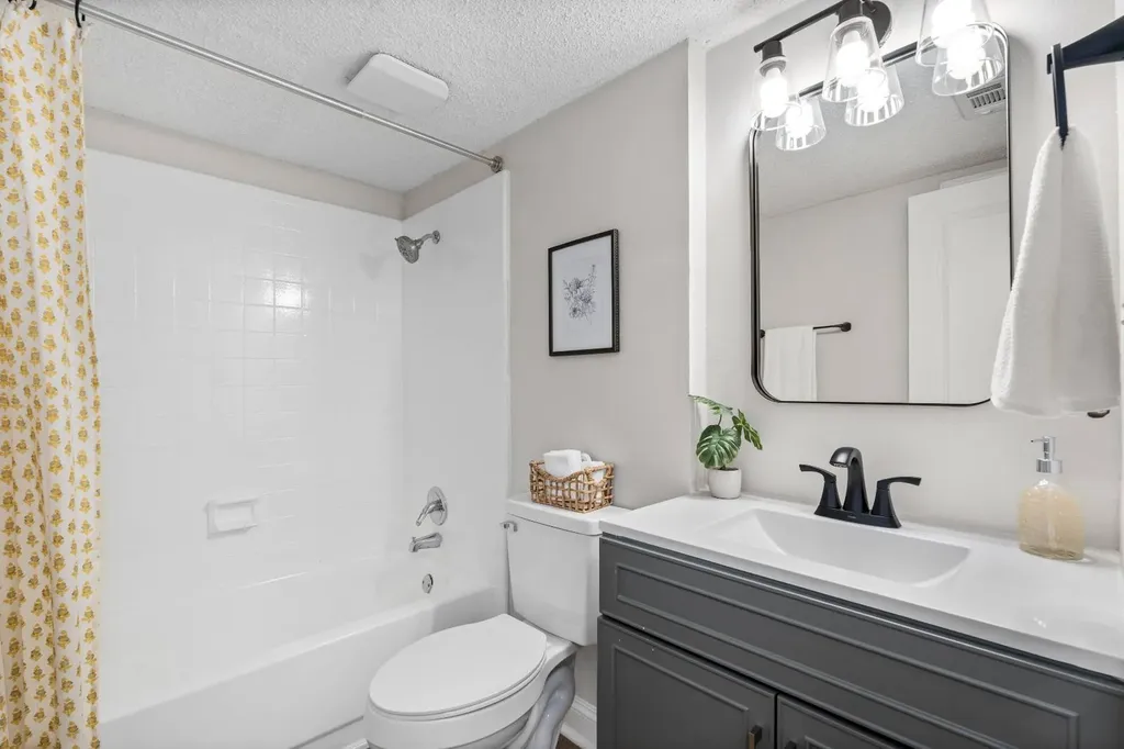 442 Cottage Hill Mobile AL 36606