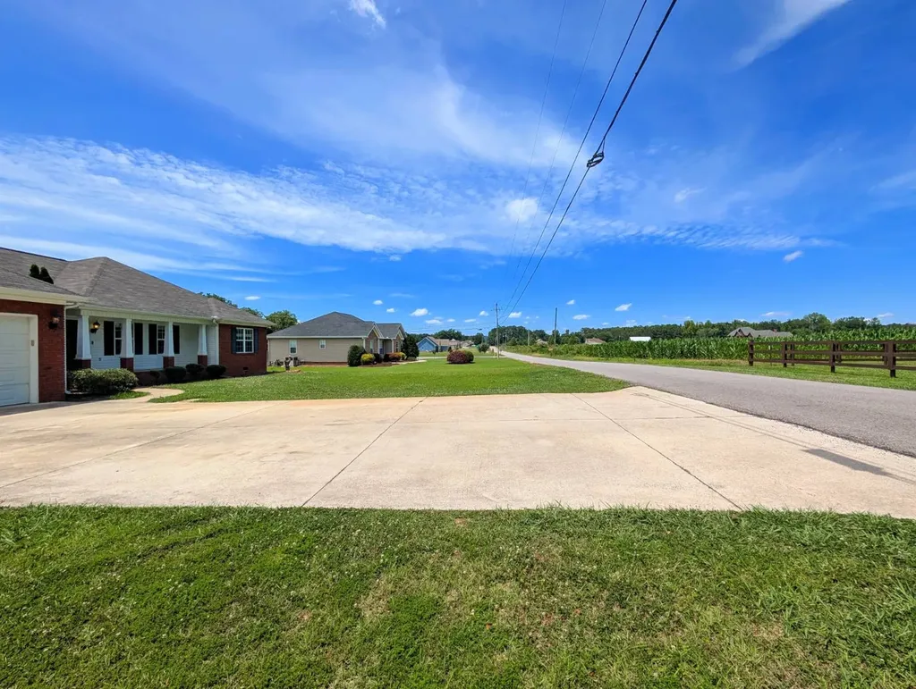 1784 Lasseter Road Southside AL 35907