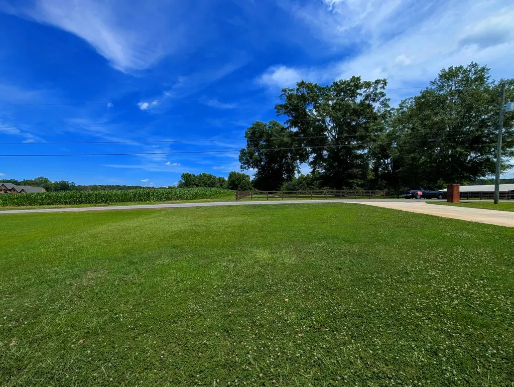 1784 Lasseter Road Southside AL 35907