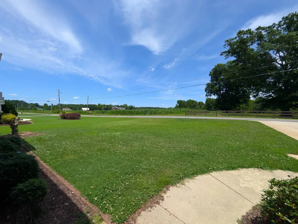 1784 Lasseter Road Southside AL 35907