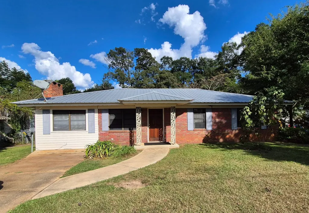 105 Elizabeth Street Evergreen AL 36401