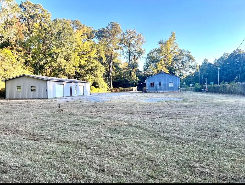 13216 Choctaw Avenue Gilbertown AL 36908