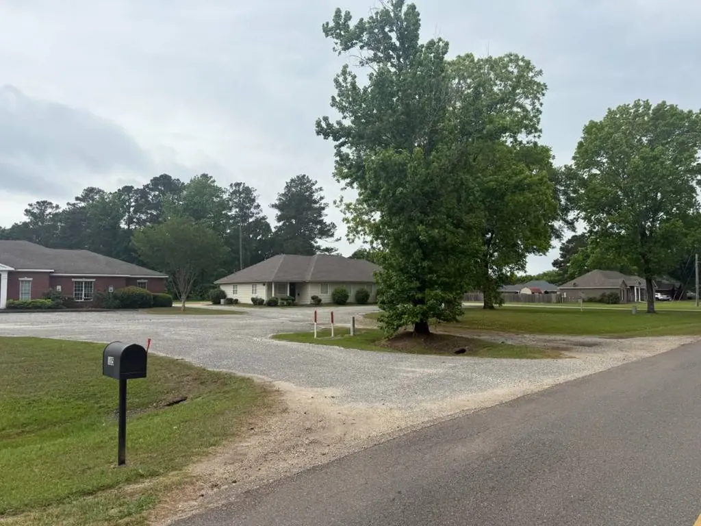 195 Gossom Switch Road Wetumpka AL 36092