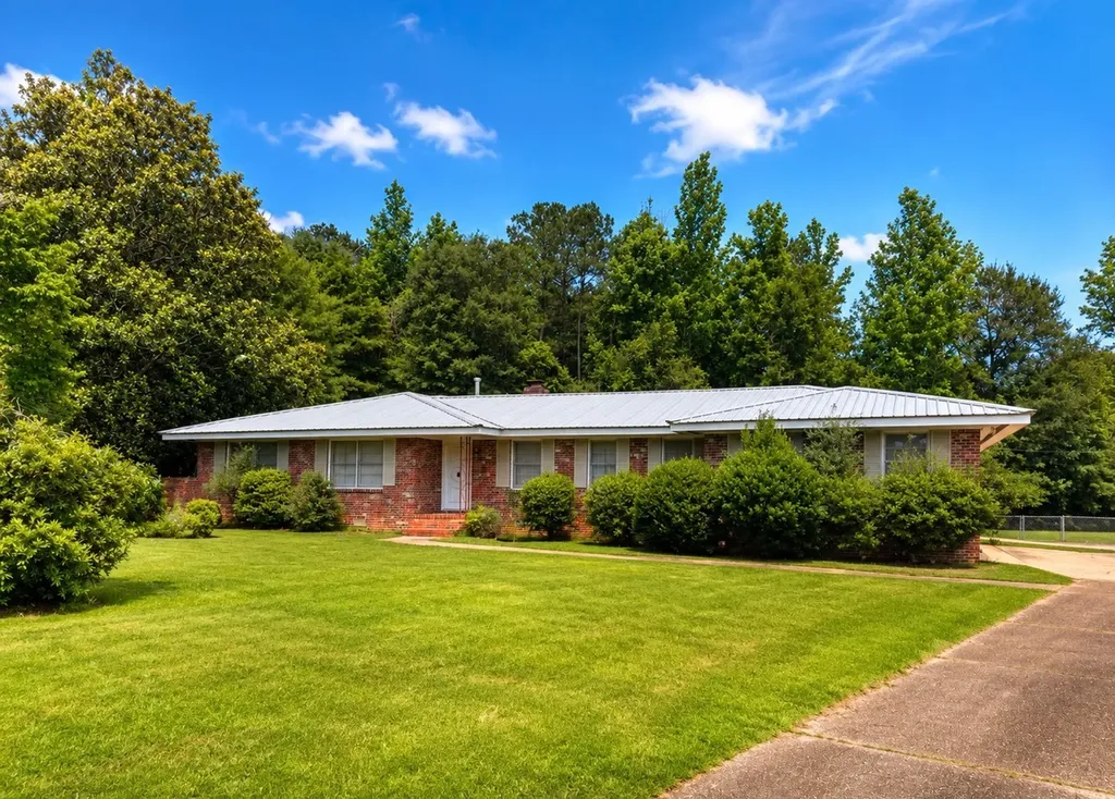1302 Kimbrough Court Thomasville AL 36784