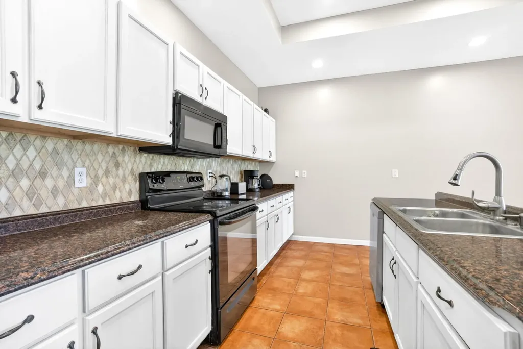 1049 County Road 539 Valley AL 36854