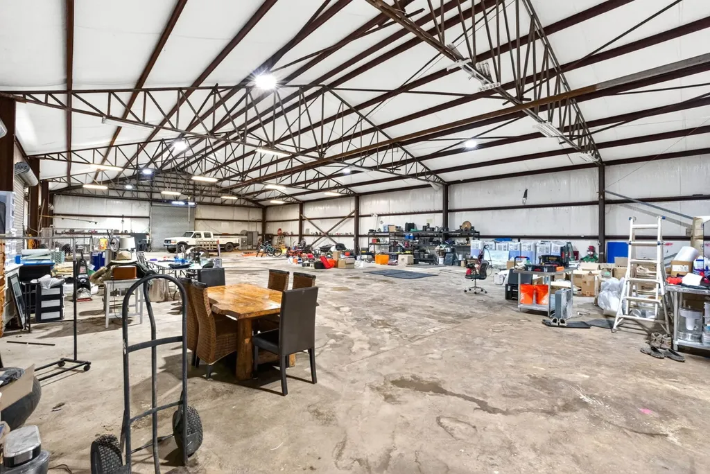 1049 County Road 539 Valley AL 36854