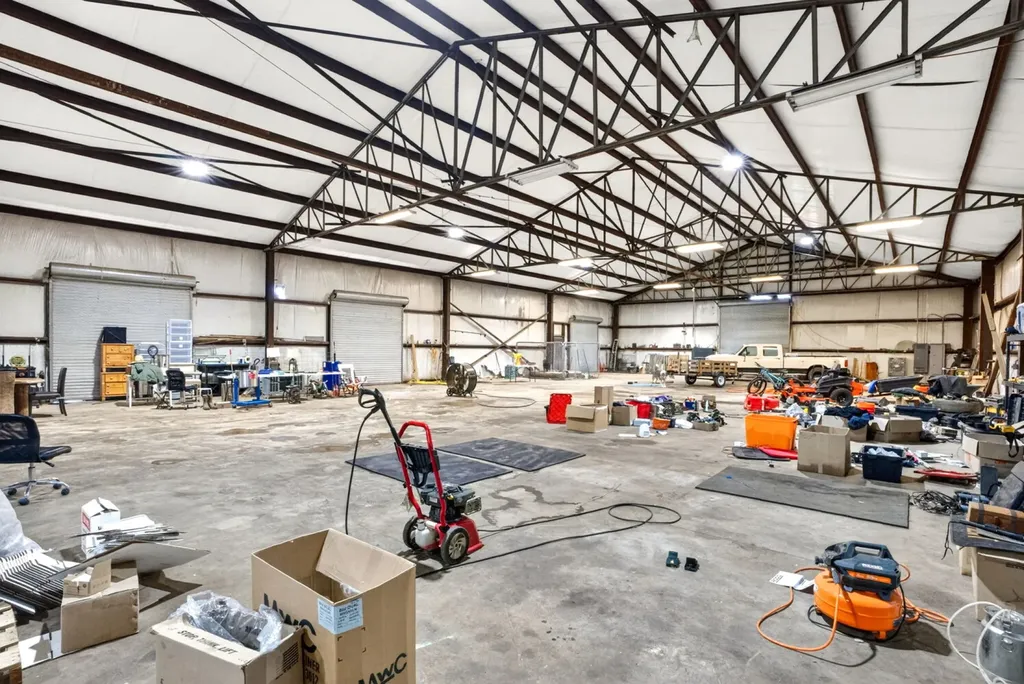 1049 County Road 539 Valley AL 36854