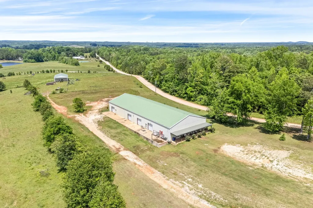 1049 County Road 539 Valley AL 36854