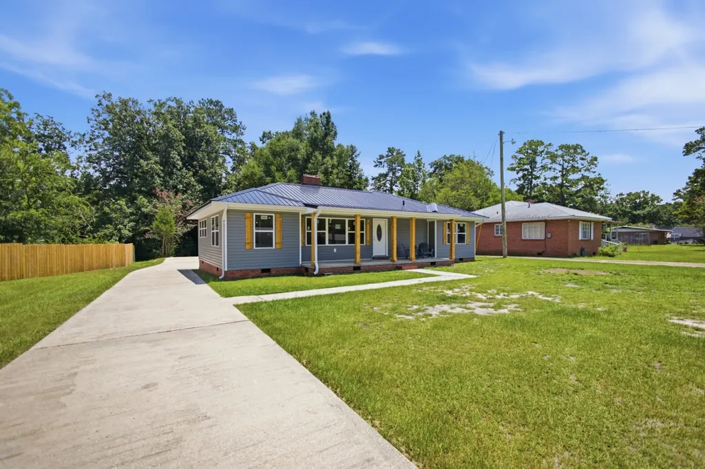 892 Claxton Avenue N Elba AL 36323