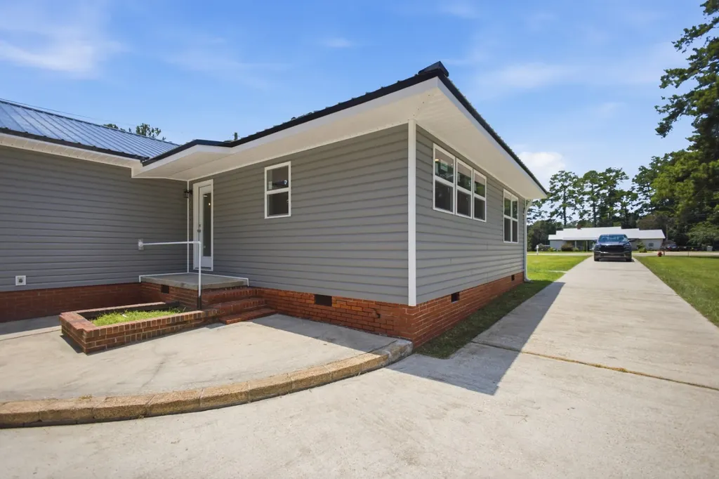 892 Claxton Avenue N Elba AL 36323