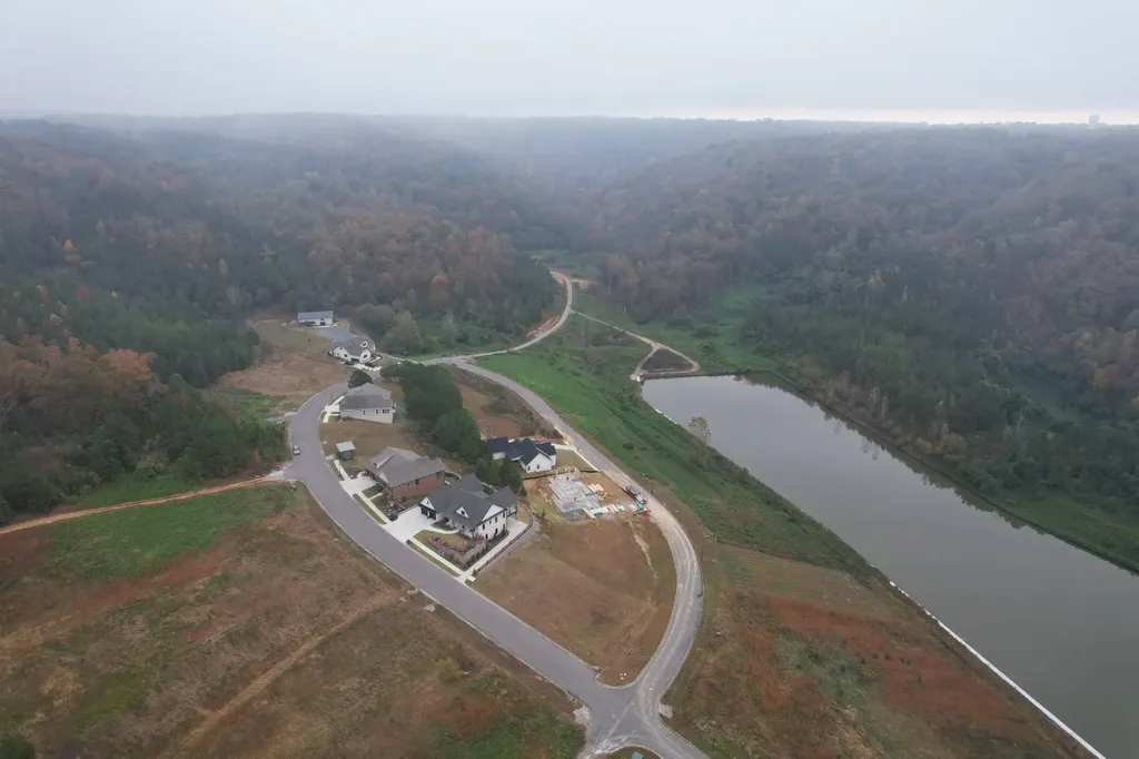 566 N Harbor Drive Guntersville AL 35976