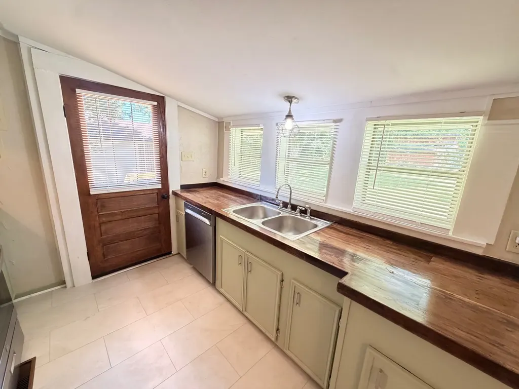 325 Cherry Avenue Jackson AL 36545