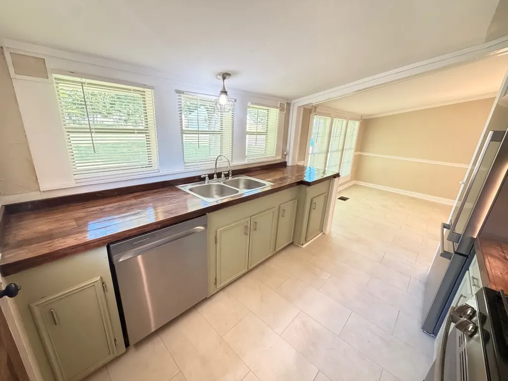 325 Cherry Avenue Jackson AL 36545
