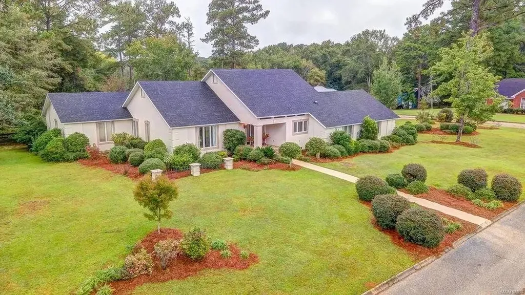 104 Wall Street Evergreen AL 36401