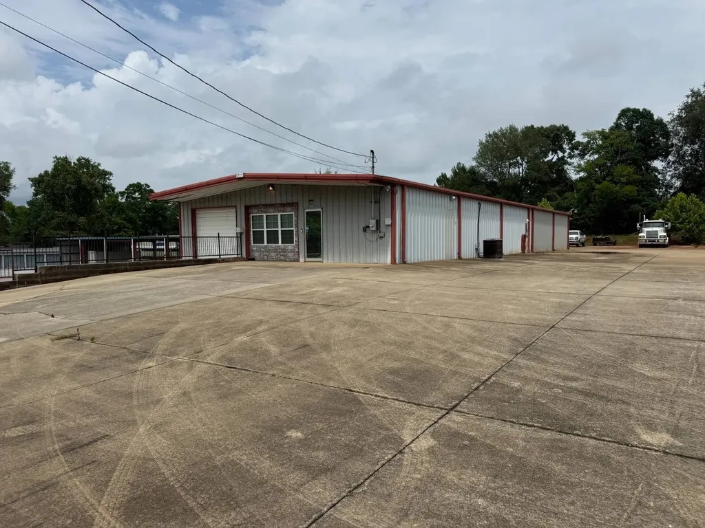 7560 Lambs Ferry Road Rodgersville AL 35652