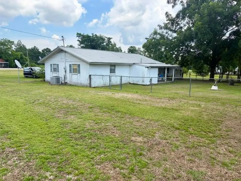 17674 Opp Highway Dozier AL 36028