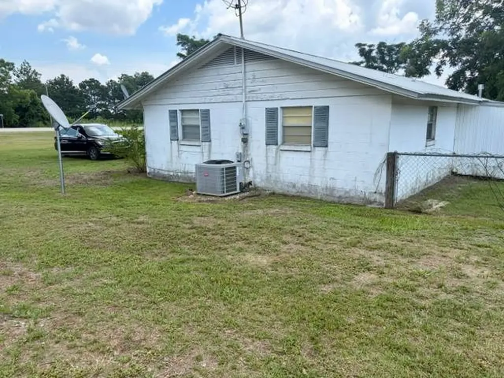 17674 Opp Highway Dozier AL 36028