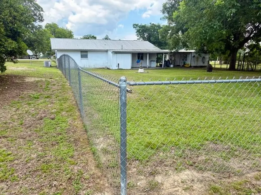 17674 Opp Highway Dozier AL 36028