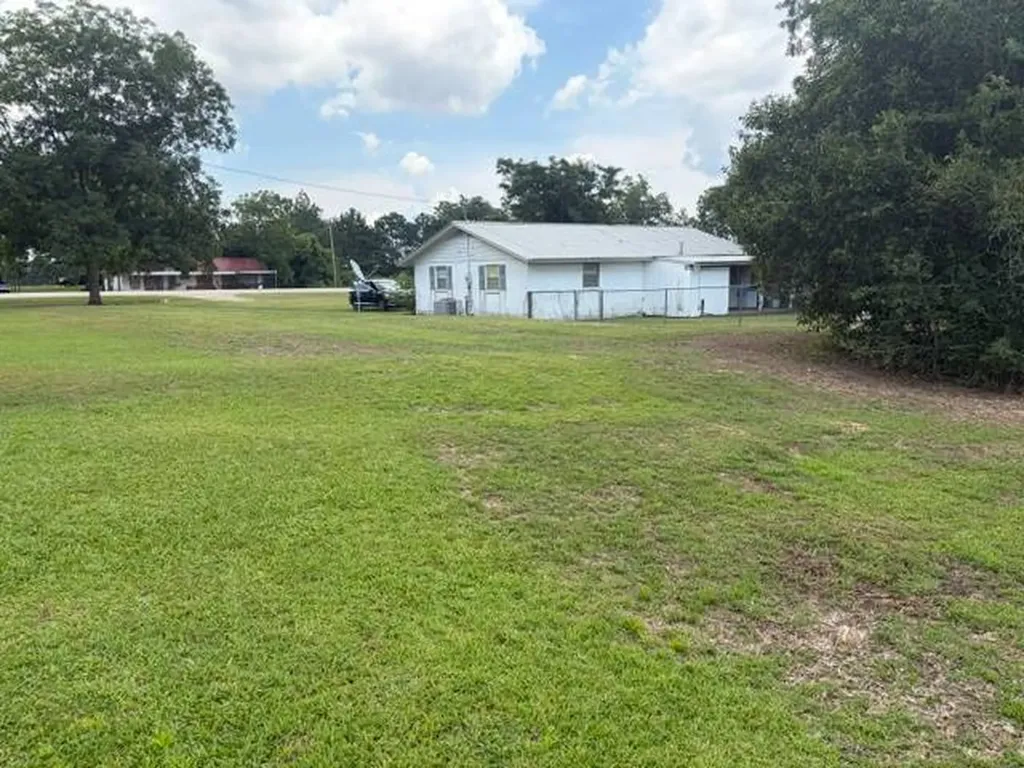17674 Opp Highway Dozier AL 36028