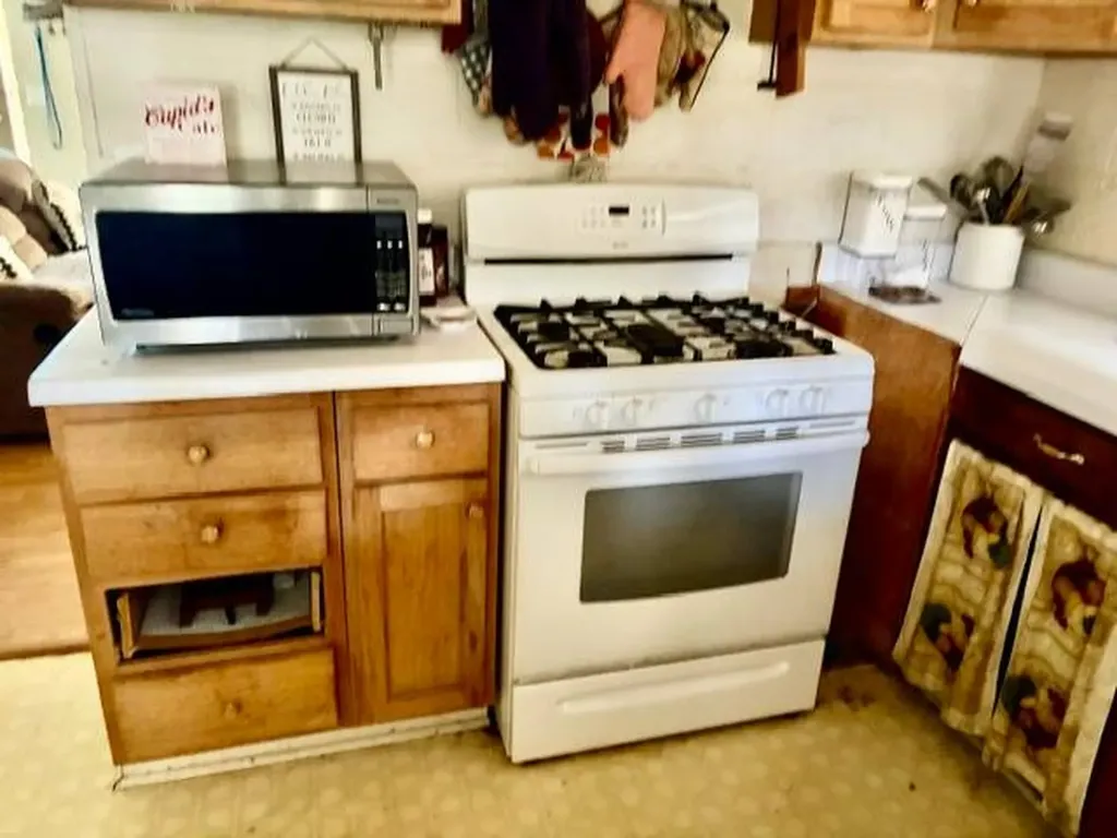 17674 Opp Highway Dozier AL 36028