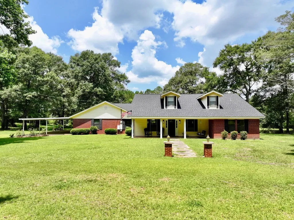 831 Pully Road Calvert AL 36513