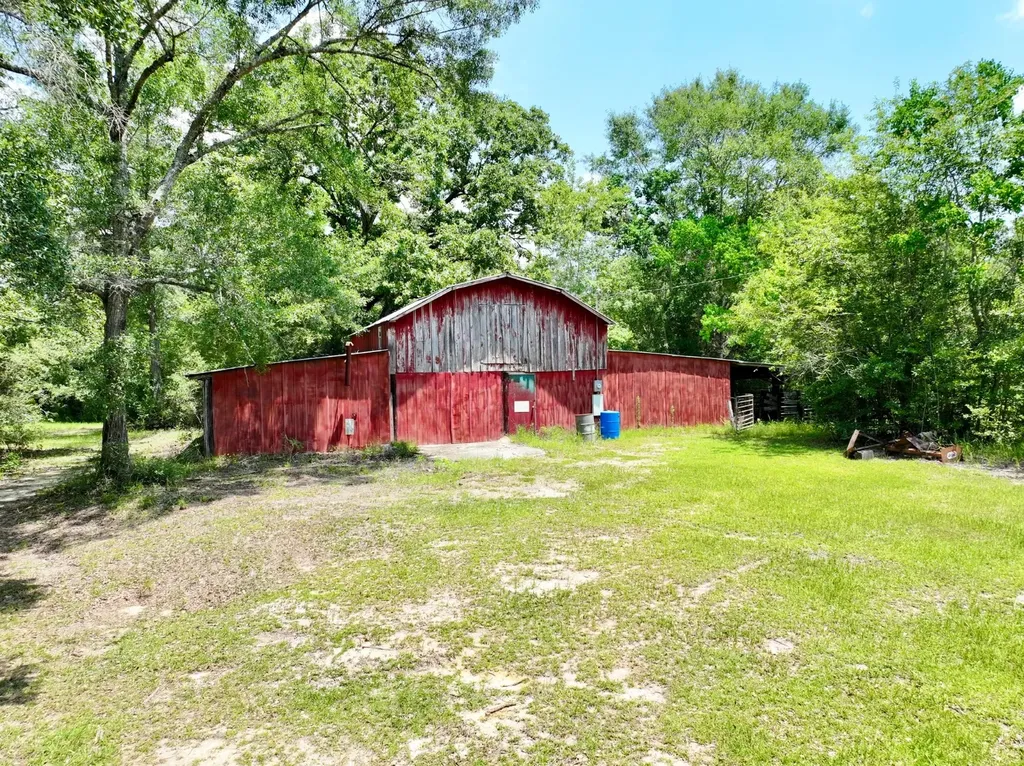 831 Pully Road Calvert AL 36513