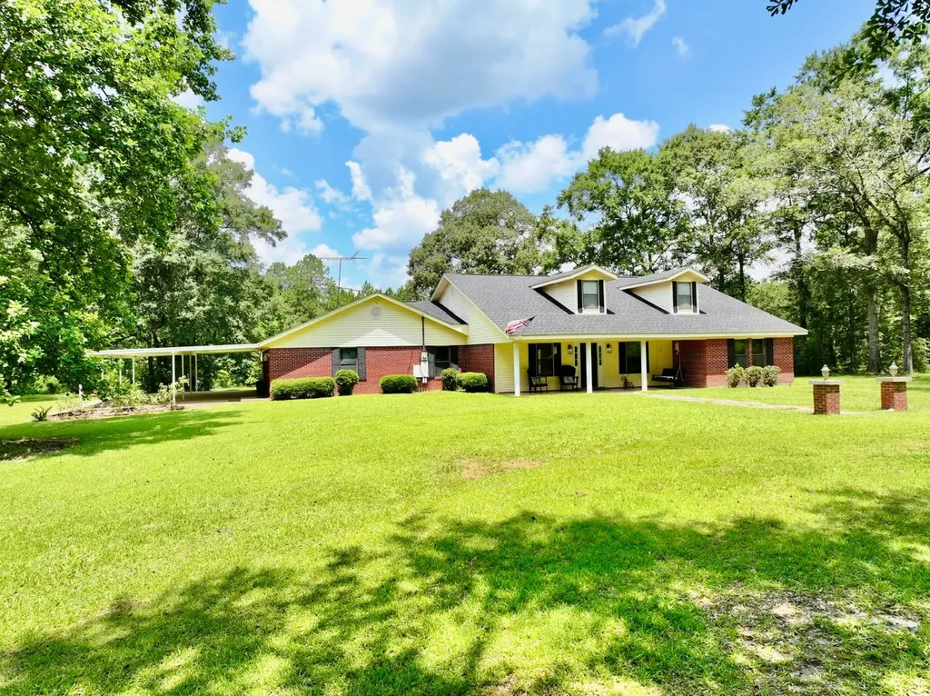 831 Pully Road Calvert AL 36513