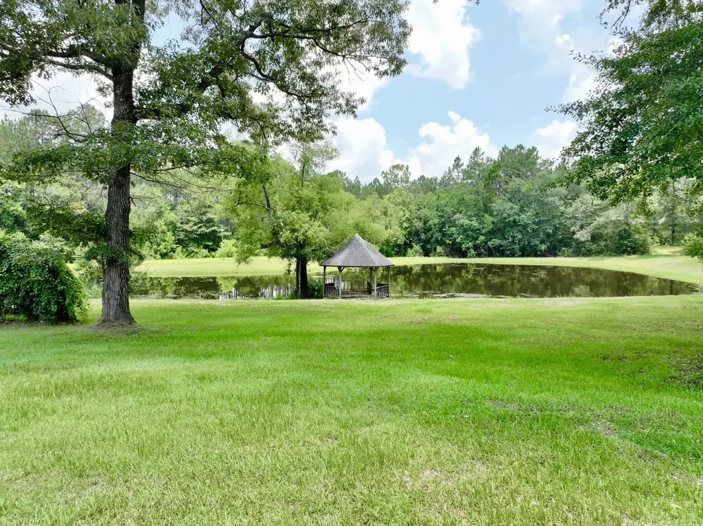 831 Pully Road Calvert AL 36513