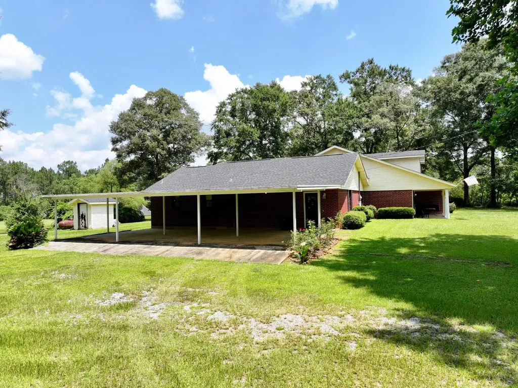 831 Pully Road Calvert AL 36513