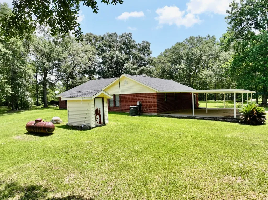 831 Pully Road Calvert AL 36513