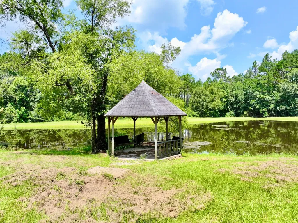 831 Pully Road Calvert AL 36513