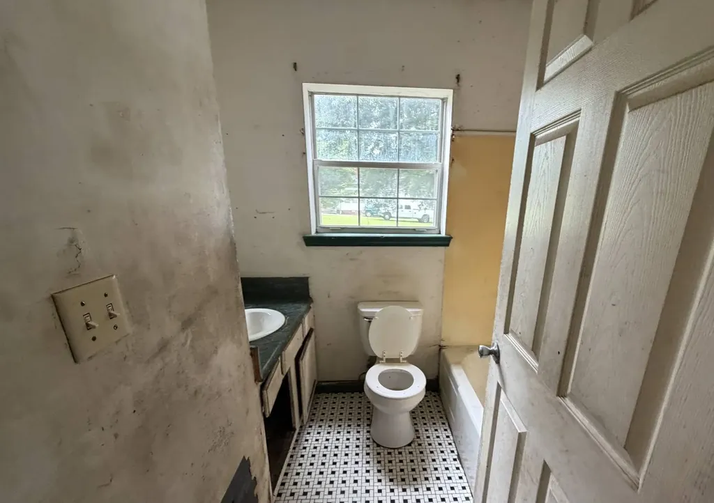134 Pinewood Avenue Hueytown AL 35023
