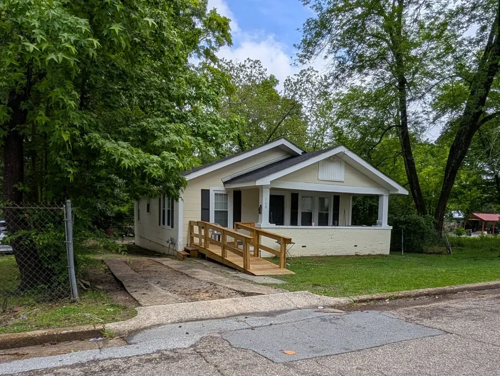 708 Windsor Street Gadsden AL 35903