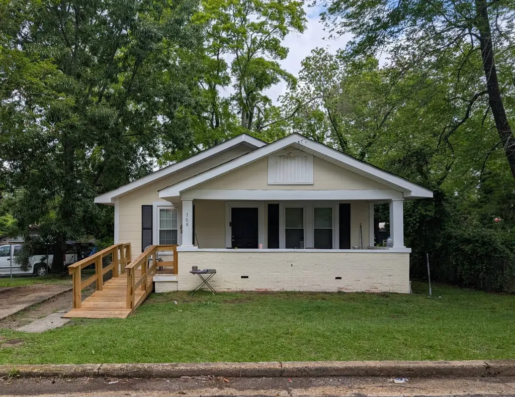 708 Windsor Street Gadsden AL 35903