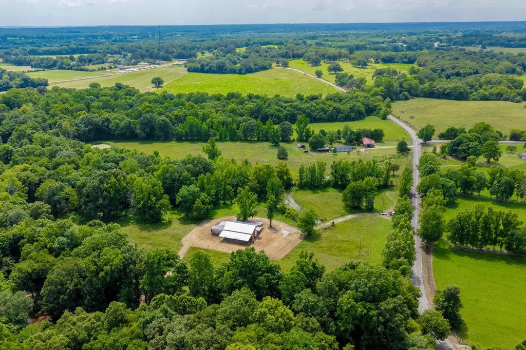 18390 County Road 8 Florence AL 35633