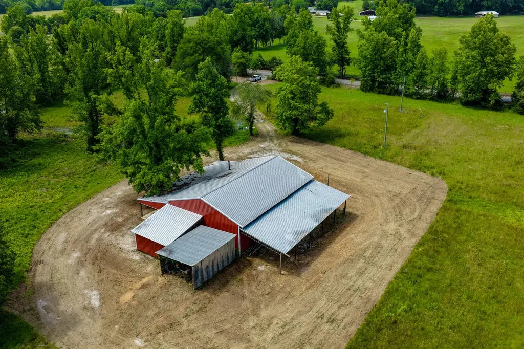 18390 County Road 8 Florence AL 35633