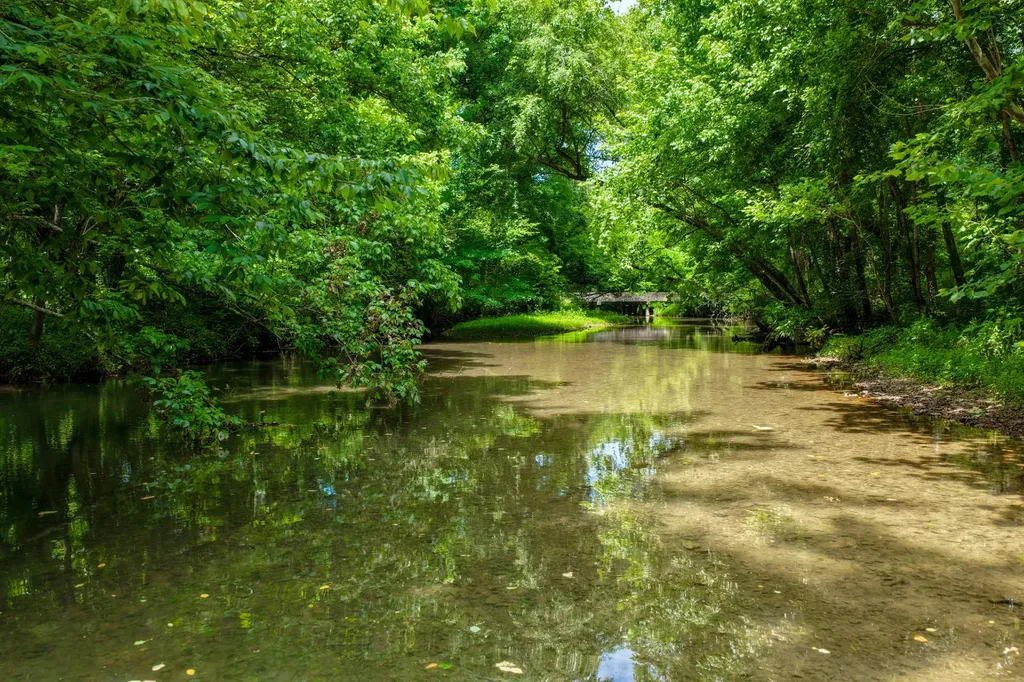 18390 County Road 8 Florence AL 35633
