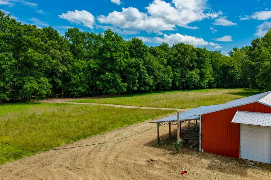 18390 County Road 8 Florence AL 35633