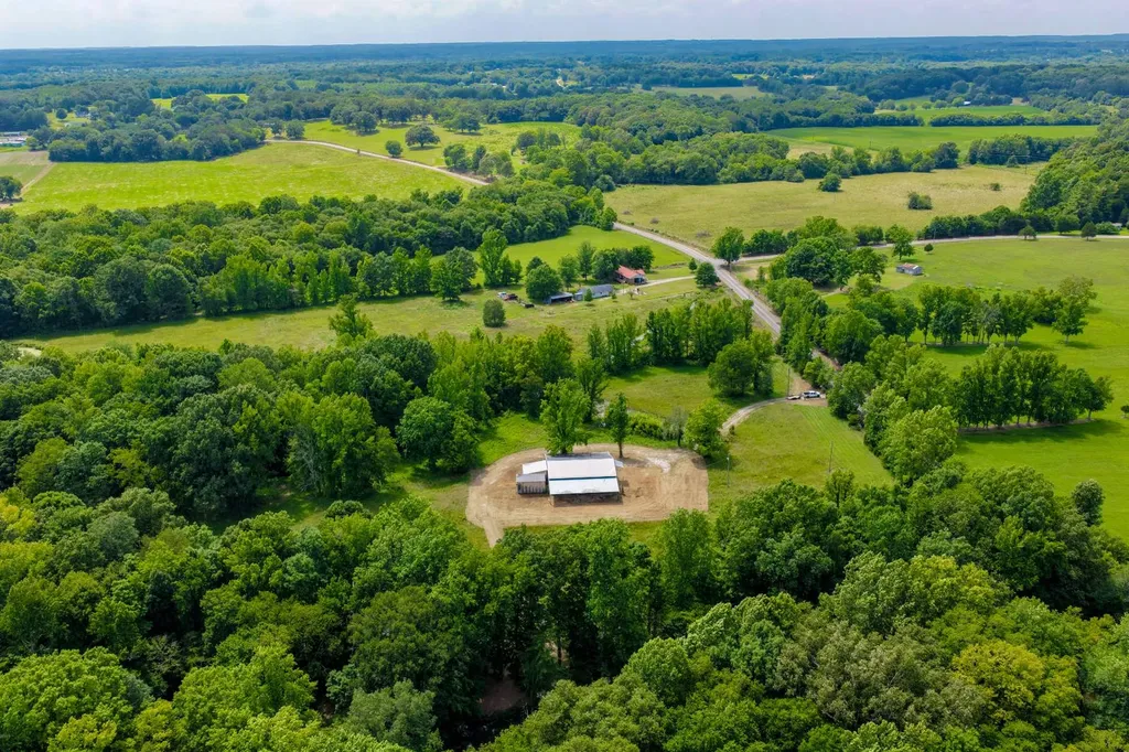 18390 County Road 8 Florence AL 35633