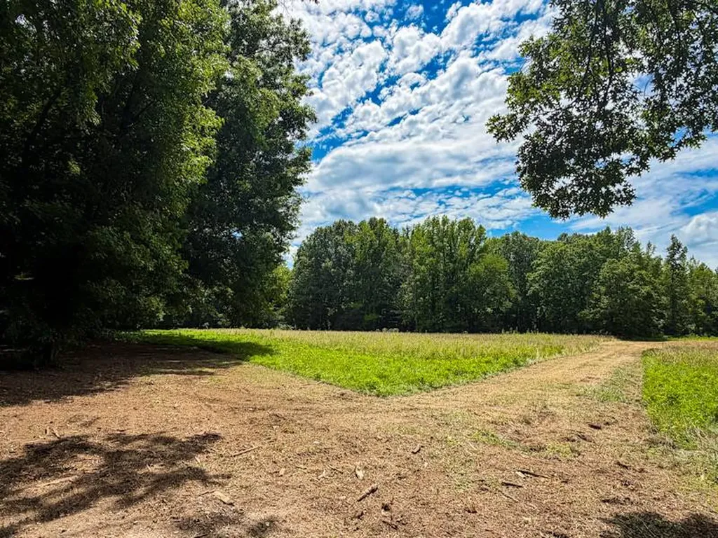 18390 County Road 8 Florence AL 35633